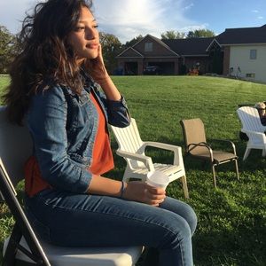 Meet your Posher, Isela